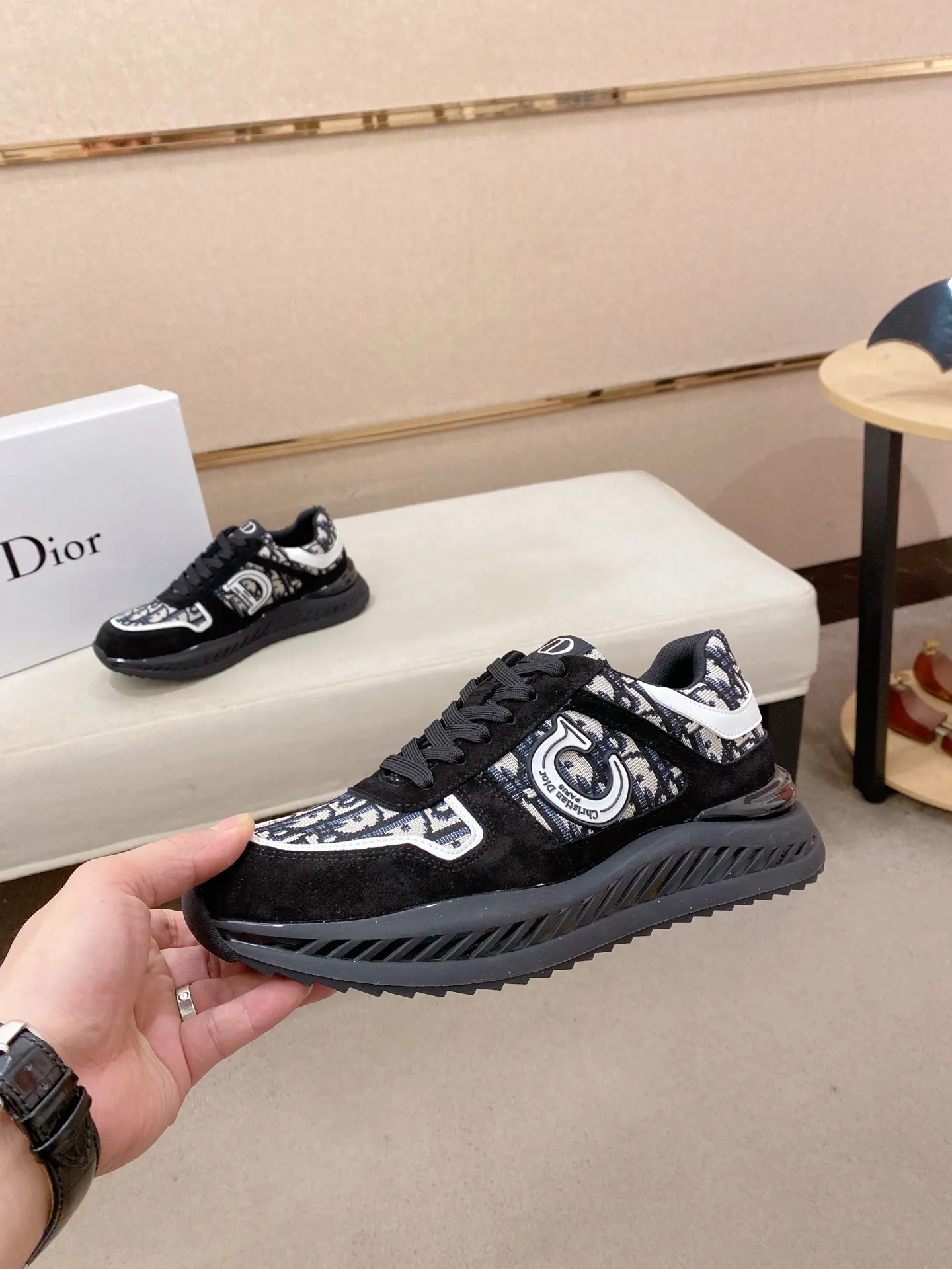 Men's shoes💰 462💰🇮🇹🇮🇹Dior d The new model is on sale at the same time at the counter. The upper 🇮🇹 is imported Italian first-layer cowhide, and the lining is fully imported sheepskin 💪💪. It is a complete 1⃣️ to 1⃣️ replica 🇮🇹💪💪, ⚠ Sole: The original sole is specially provided by the original factory. The exclusive movable molded sole is super comfortable. ⚠Original factory single goods, 🔍🔍high quality, you can enter and leave the counter at will, welcome to compare⚠. Code number:38-44
